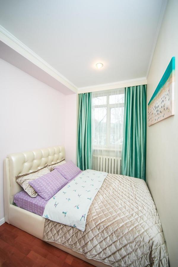 Apartment Ploshchad Pobedy 3 Komnaty Minsk Exterior photo